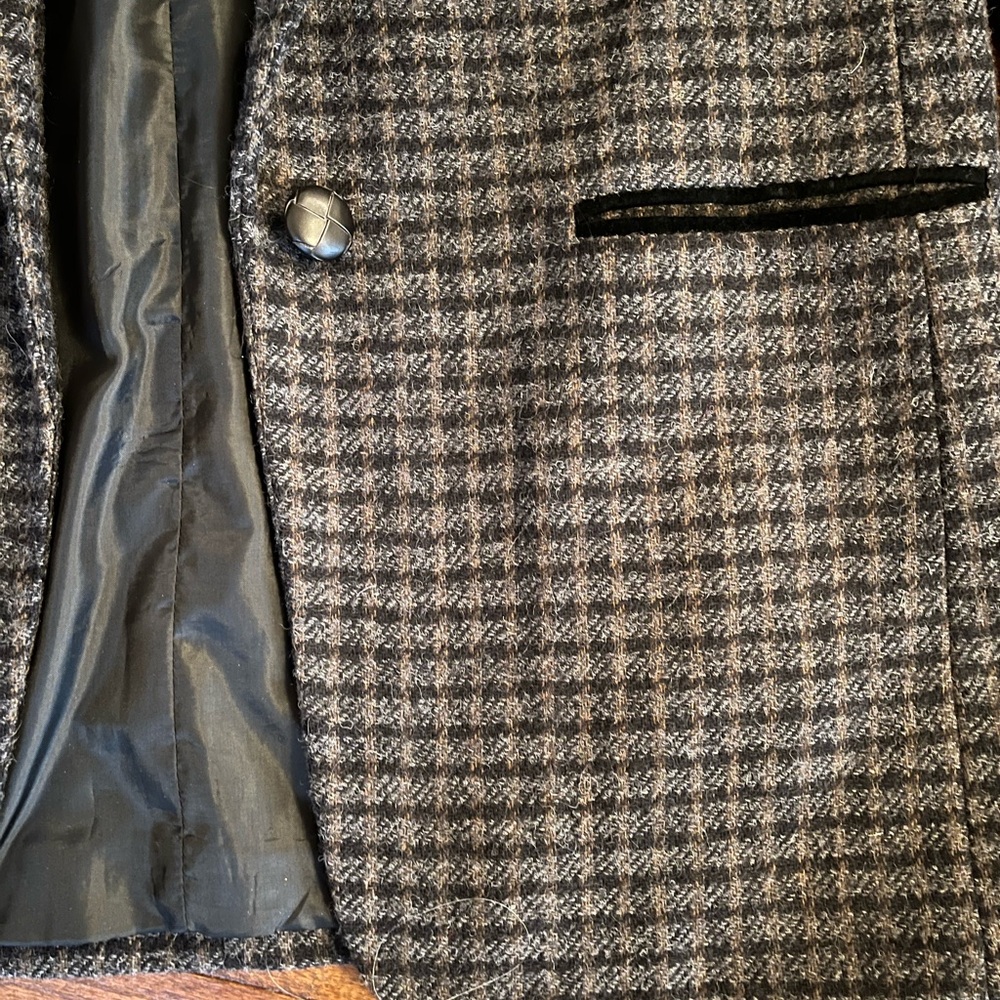 Harvé Benard Black and Gray Houndstooth Blazer - Picture 2 of 8
